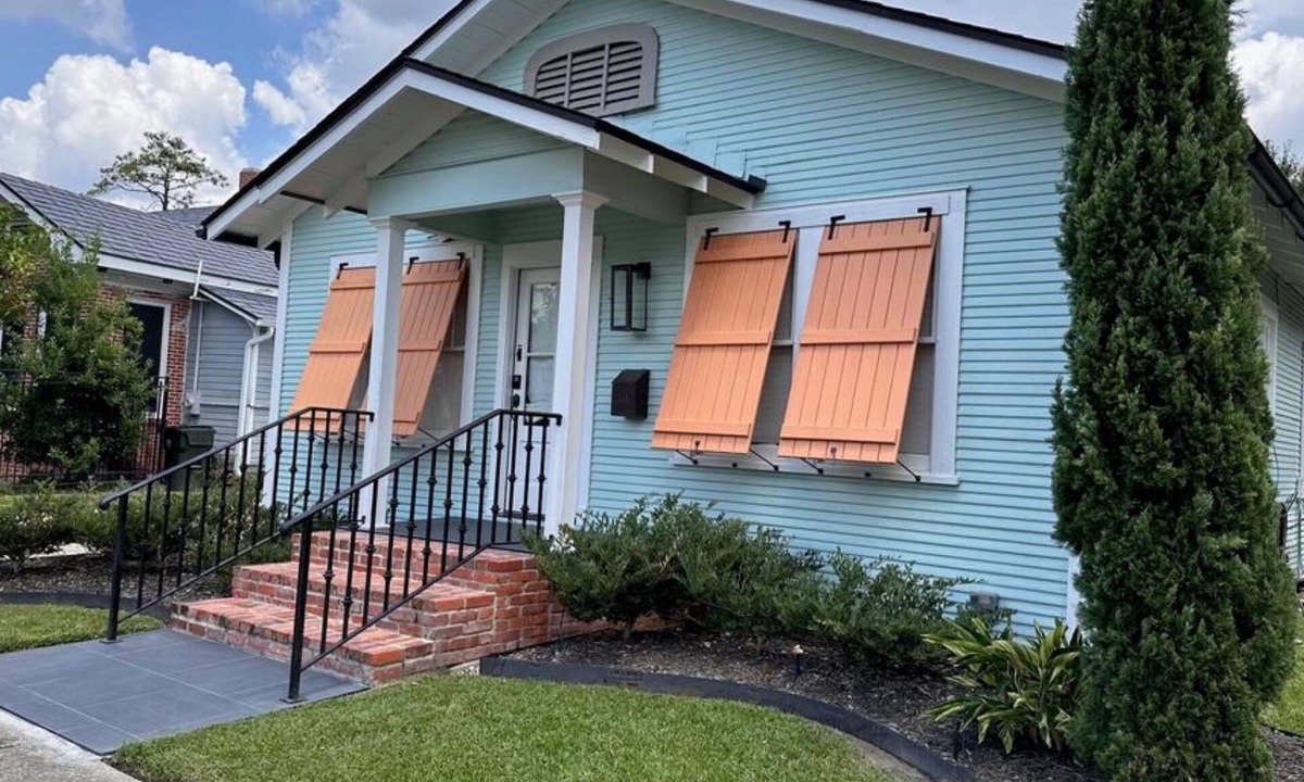 Lake Charles Cottage | Historical Ford Cottage near lake and downtown!