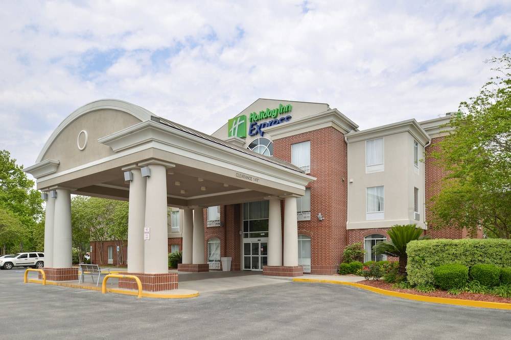 Milton Hotel | Holiday Inn Express Hotel & Suites Lafayette, an IHG Hotel