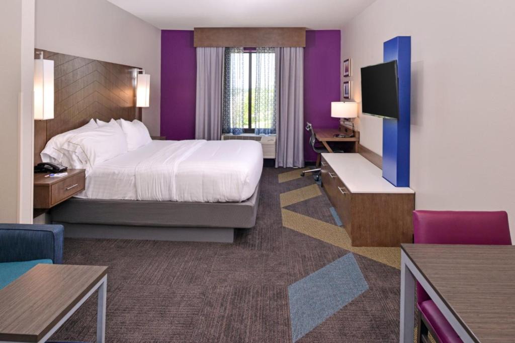 Benton Hotel | Holiday Inn Express and Suites Bryant - Benton Area by IHG