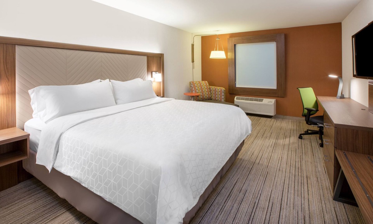 Fulton Hotel | Holiday Inn Express Hotel & Suites Fulton by IHG