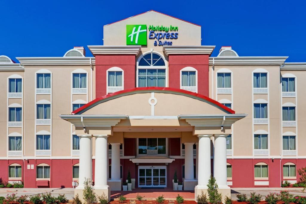 Byram Hotel | Holiday Inn Express Hotel & Suites Byram by IHG