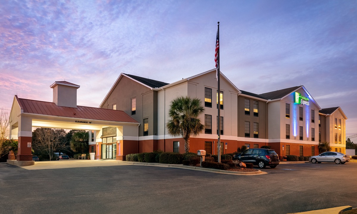 Harold Hotel | Holiday Inn Express & Suites Milton East I-10, an Ihg Hotel