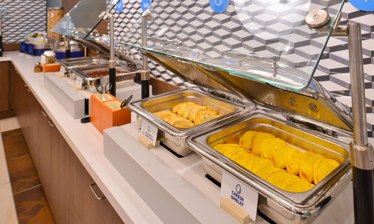 Plano Hotel | Holiday Inn Express & Suites Plano West - Frisco by IHG