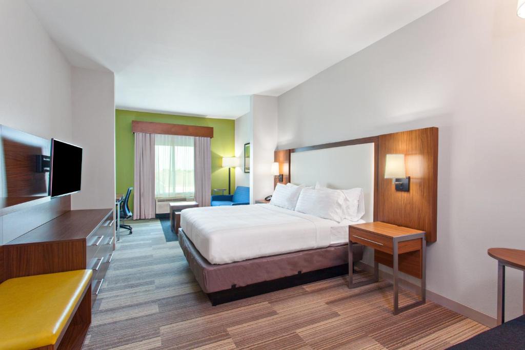 Braeswood Place Hotel | Holiday Inn Express & Suites Houston S - Medical Ctr Area by IHG