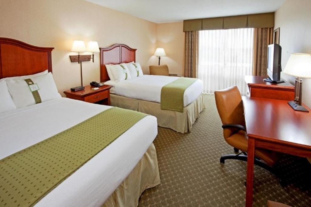 Lafayette Hotel | Holiday Inn & Suites Lafayette North by IHG