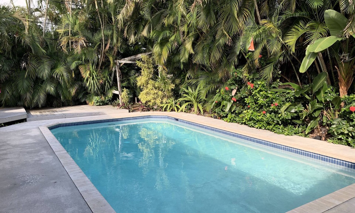 Playland Estates House | Hollywood Oasis