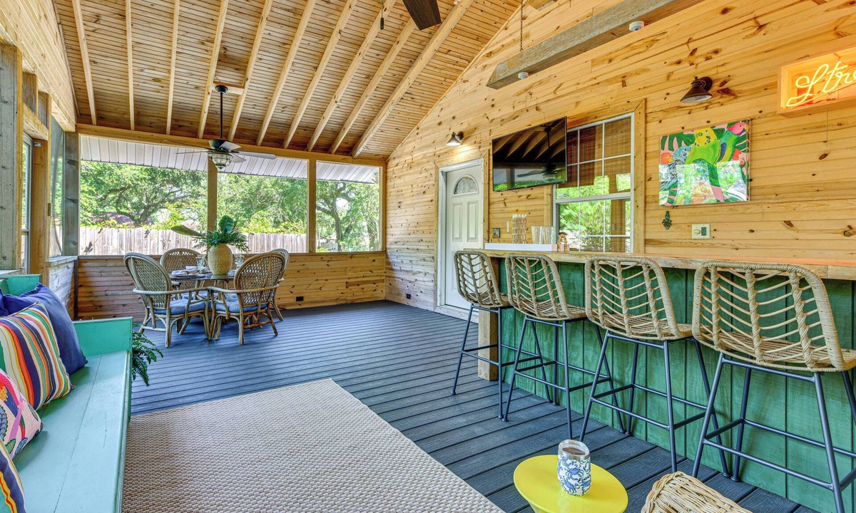 Bay St Louis Cottage | Home 2 Mi to Beach & Old Town Bay St Louis!