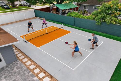 Featherock House | Home with Pickleball Court Private Gym Big Backyard