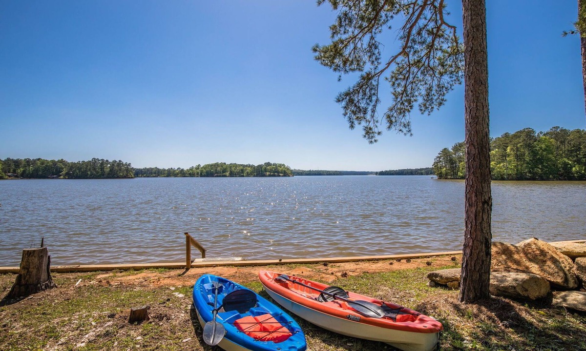 Pleasure Point House | Hooked on a Feeling- 2Br Lake Cabin, 2BR Lake Cabin