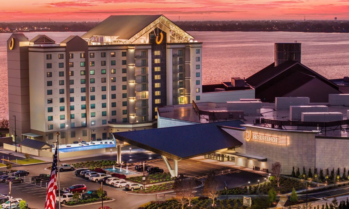 Lake Charles Hotel | Horseshoe Lake Charles Hotel & Casino - A Caesars Rewards Destination