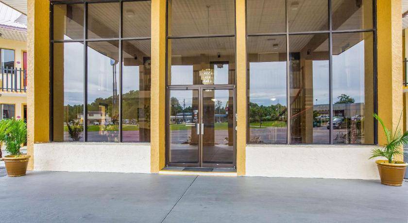 Bonifay Hotel | Hotel ∙ 127 guests