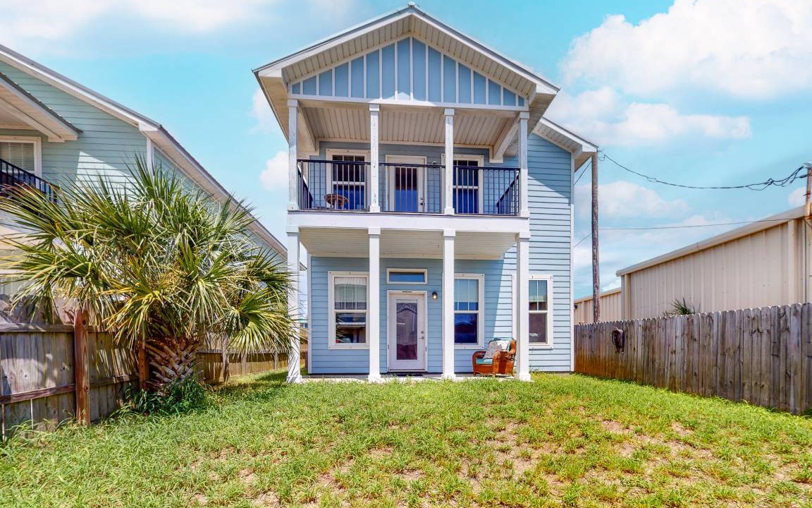 Crescent Beach House | House ∙ 4 bedrooms ∙ 8 guests