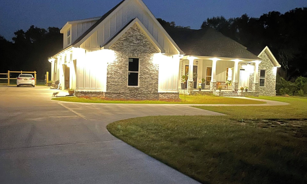 Ocean Springs House | HUGE 4-bedroom House in tranquil Ocean Springs with Pool and outdoor Kitchen