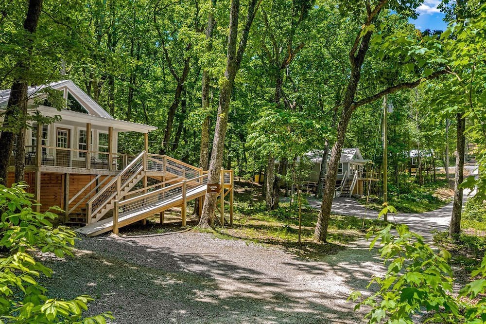 Fort Payne Cabin | Idilic Cozy Rustic Cabin in Fort Payne, Alabama
