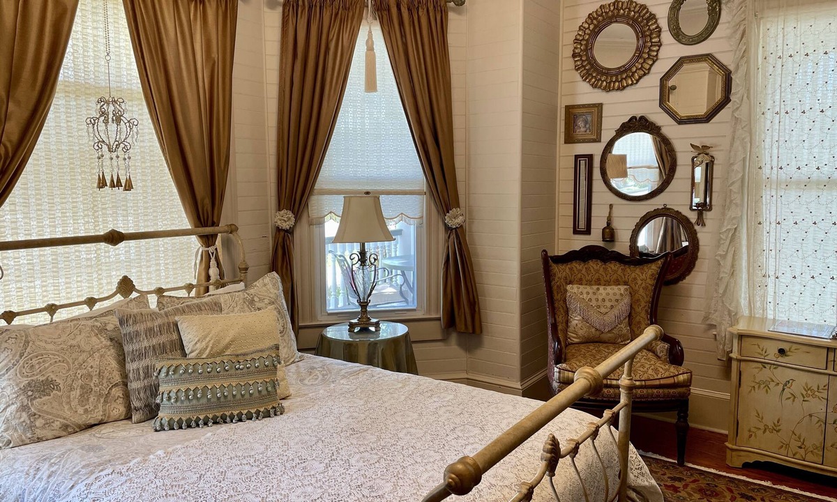 Historic Downtown Apalachicola House | In the Heart of Apalachicola~Walk Everywhere!~Ivory Pearl Suite~Majestic Jewel