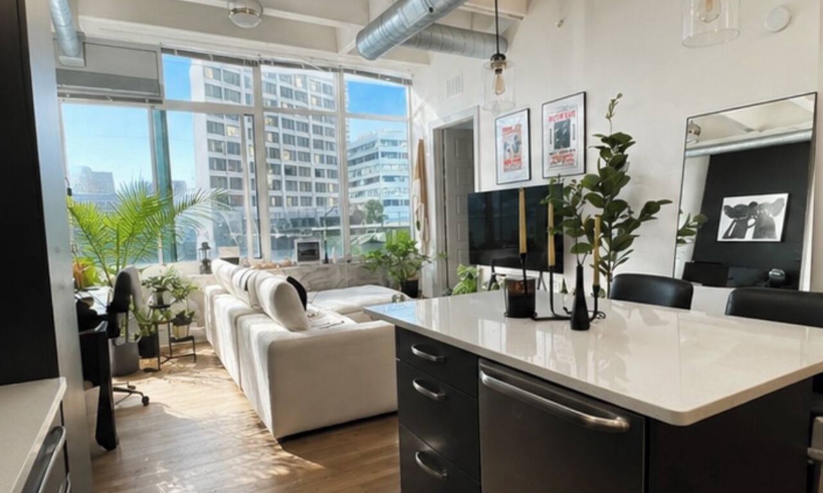 SoNo Apartment | Intentionally curated 1 bedroom dwelling in the heart of Atlanta.