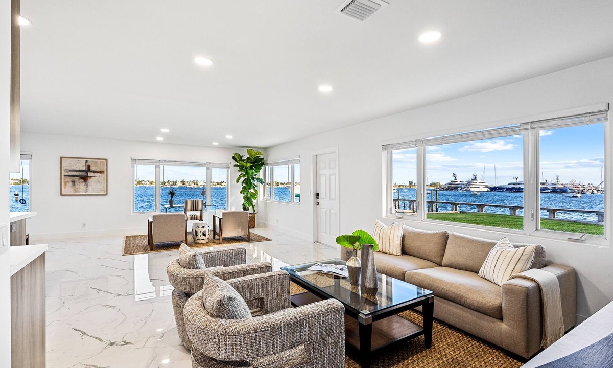 Pinewood Park Condo | Intracoastal 2-bedroom condo near downtown West Palm Beach