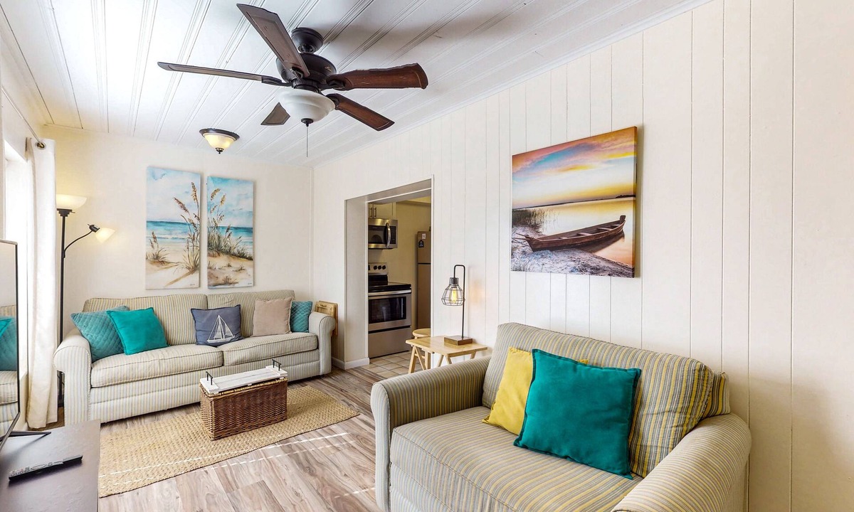 Laguna Beach House | Inviting duplex with a furnished deck - only half a block from the beach