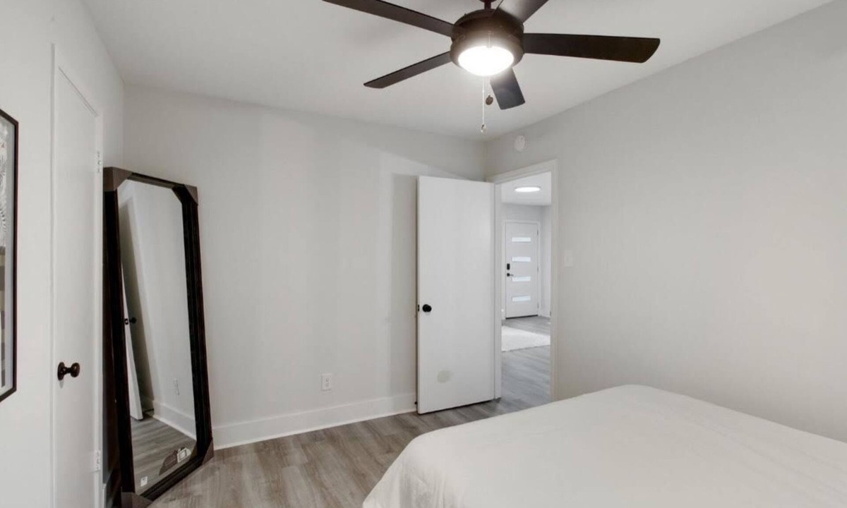 Irish Channel Apartment | Irish Channel Charm. Cozy, Convienent, and Charming. Pet-Friendly!