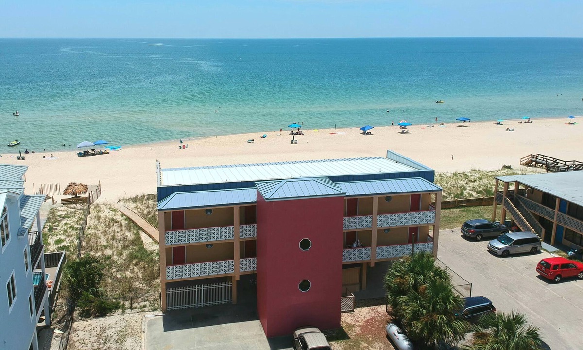 East End Hotel | Island Suites - Beachfront, boutique hotel, walk to lighthouse, dining & more