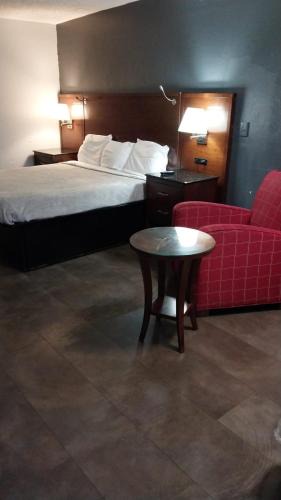 Jackson Apartment | King Bed Hotel Room 214