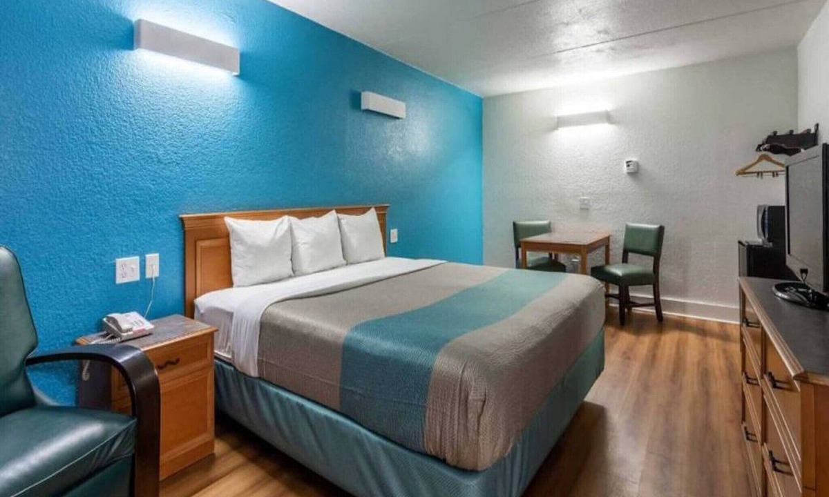 North Little Rock Apartment | King Bed|Mob Acc|Nsmk|Microfridge