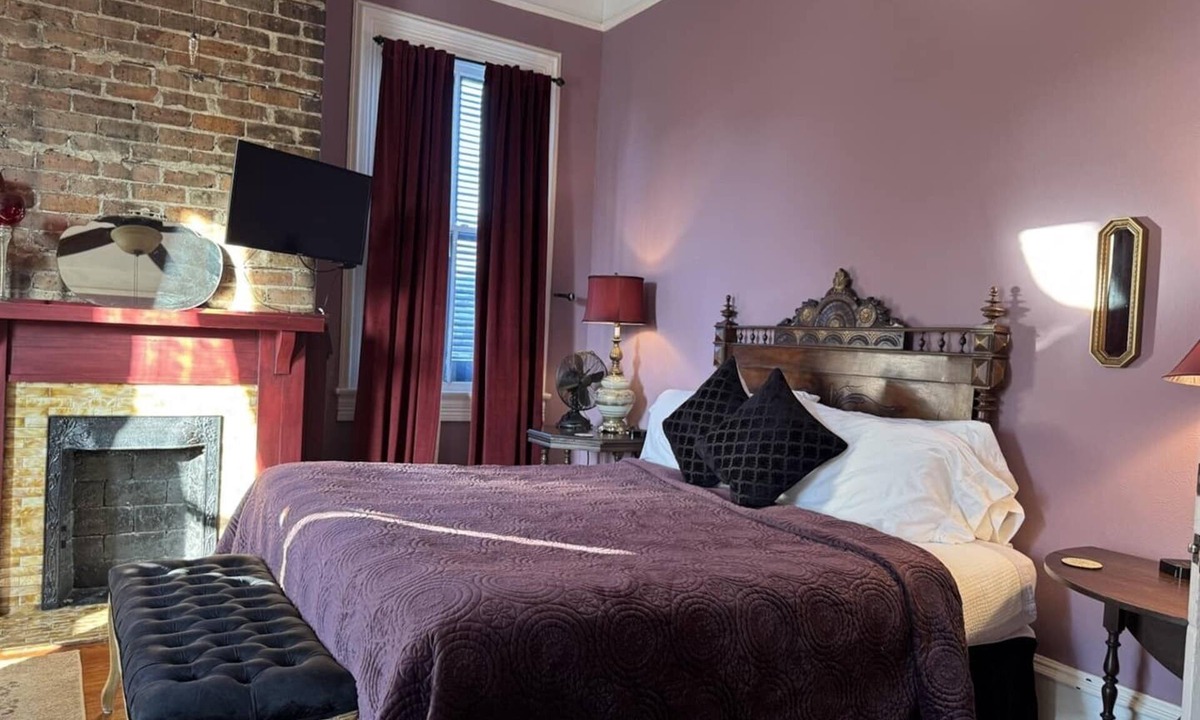 Treme Bed & Breakfast | King suite-Balcony-Historic-Tropical Salt Pool-Near Essence