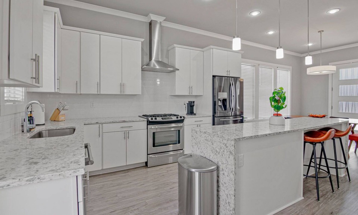 South Baton Rouge House | LA House 3 beds Modern Comfort Meets Cozy Charm