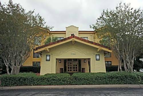Northeast Pensacola Hotel | La Quinta Inn by Wyndham Pensacola
