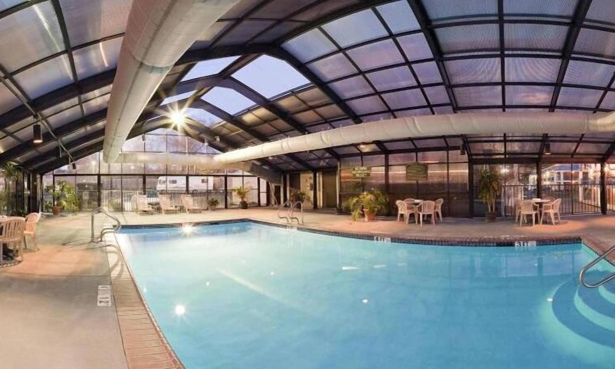 Meridian Hotel | La Quinta Inn & Suites by Wyndham Meridian