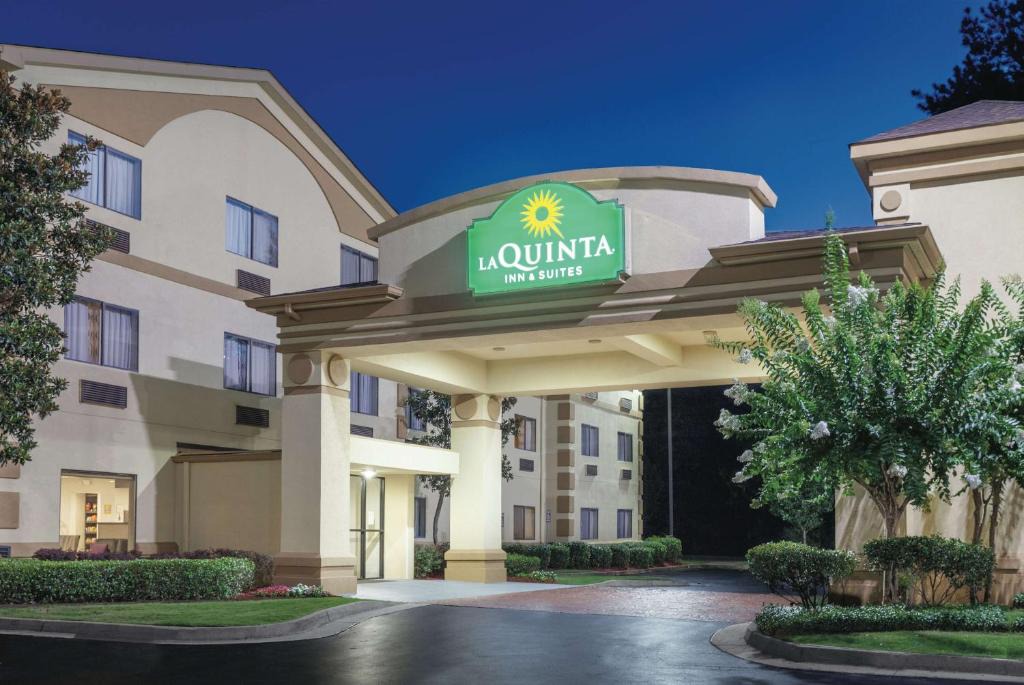 Pearl Hotel | La Quinta Inn & Suites by Wyndham Jackson Airport - Pearl