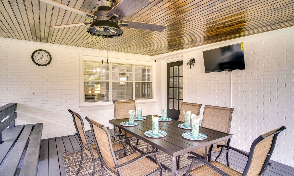 Lake Charles House | Lake Charles Home w/Gas Grill & Fenced-In Yard!