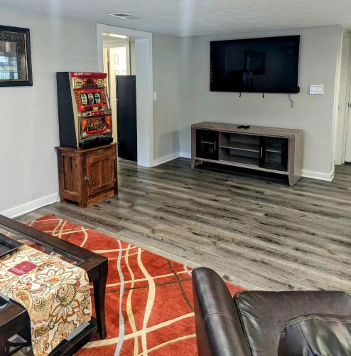 Montgomery House | Lake ConRoy Estates - Unit B with Pool Access