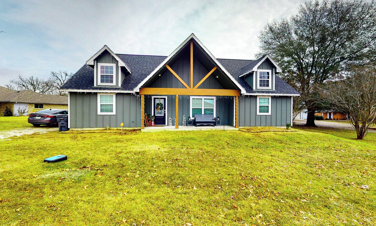Emory House | Lake Fork Angler’s Basecamp, Steps to Bass Fishing