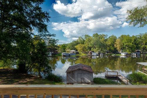Goodsprings House | Lake House
