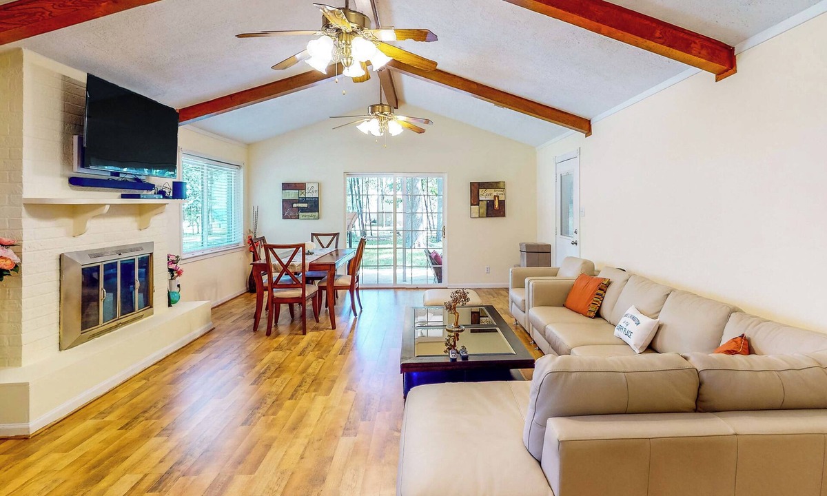 Cape Royale House | Lake Livingston Hideaway: Peaceful Waterfront Home