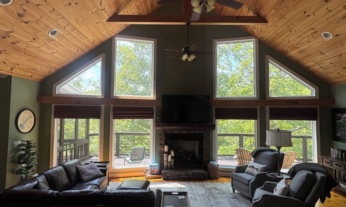 Wedowee House | Lake Wedowee Family Retreat-6 BR/3.5 BA-On the water, fire pit, and private dock