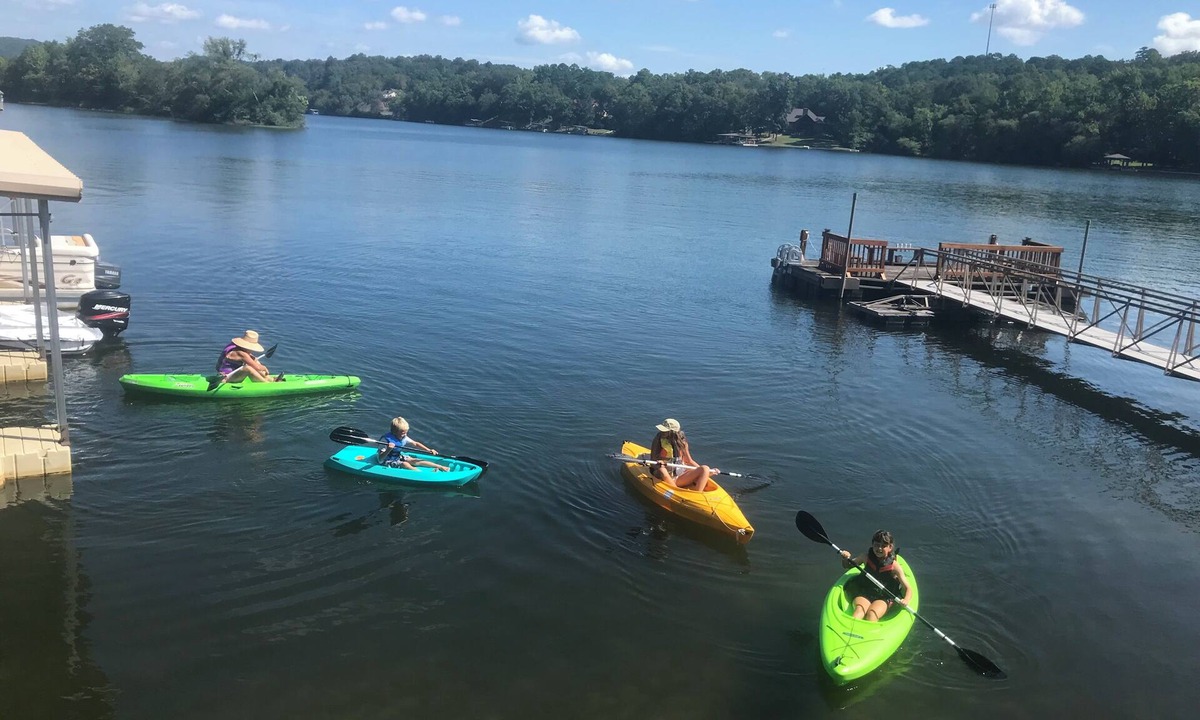 Jones Mills House | Lakefront 3-bedroom Lodge in Hot Springs Arkansas, directly on Lake Catherine!