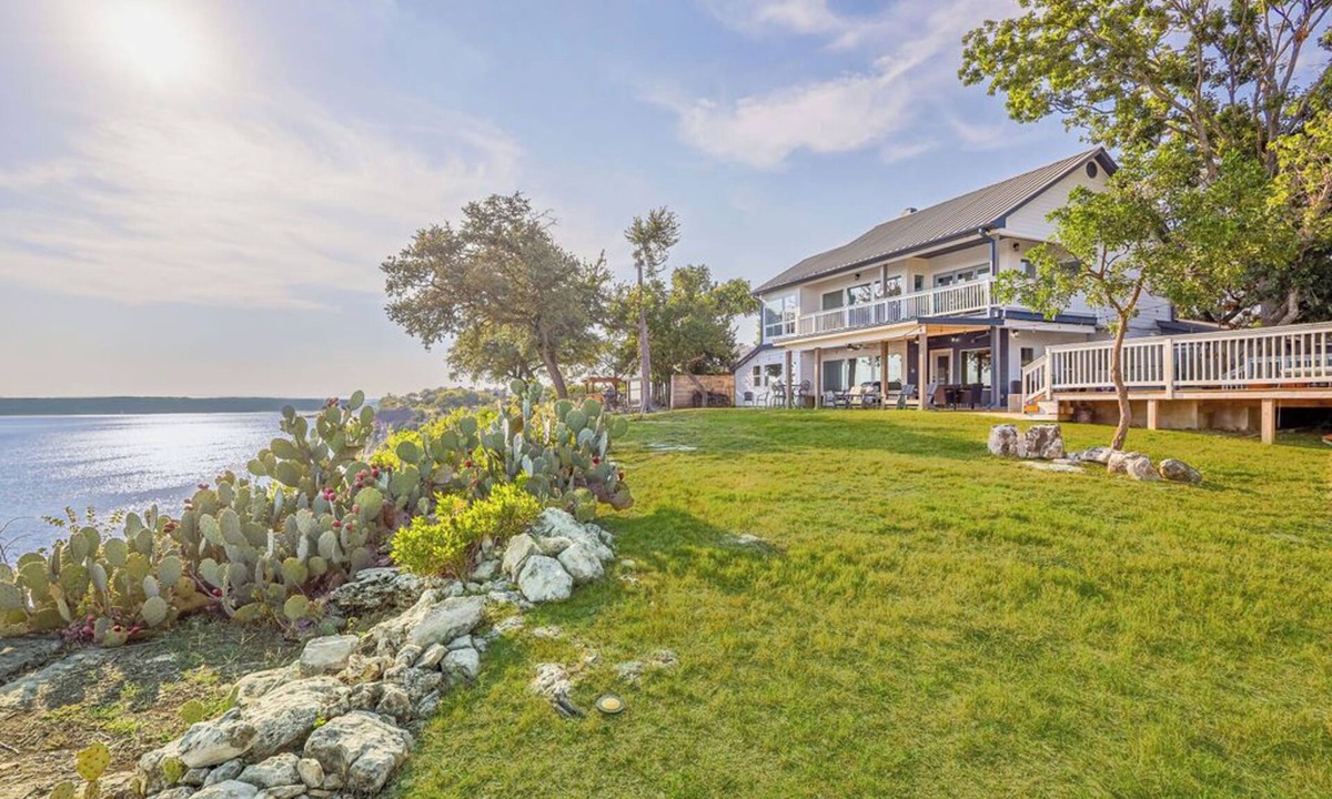 Morgans Point Resort House | Lakefront 4BR Pool Hot Tub
