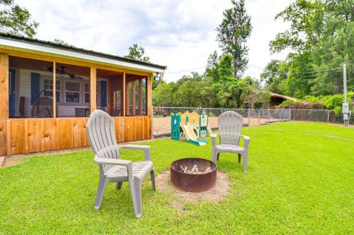 Jonesville House | Lakefront Jonesville Cabin w/Dock + Fire Pit!