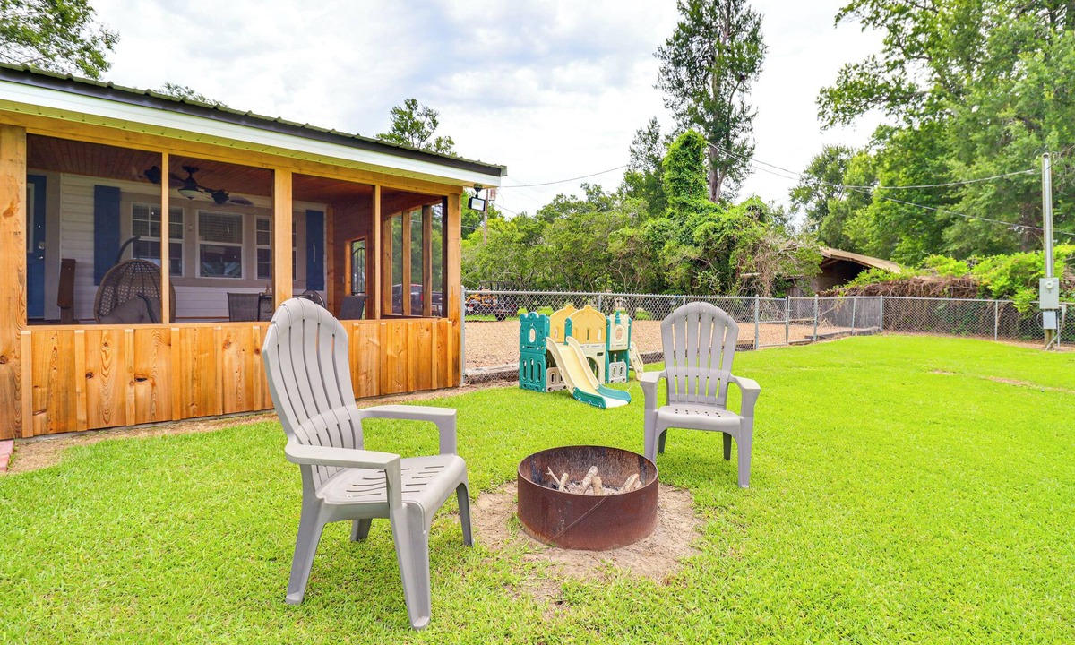 Jonesville Cabin | Lakefront Jonesville Cabin w/Dock + Fire Pit!