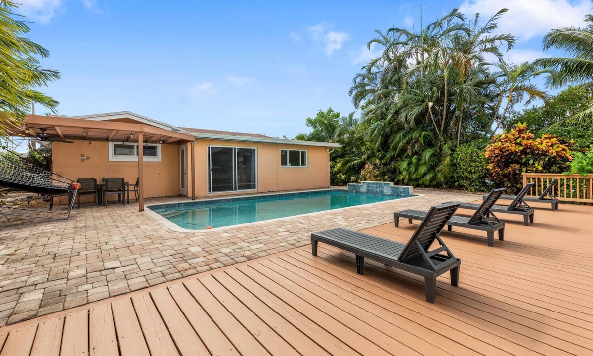 Palm Aire Village West House | Lakefront/private pool/spacious and modern house
