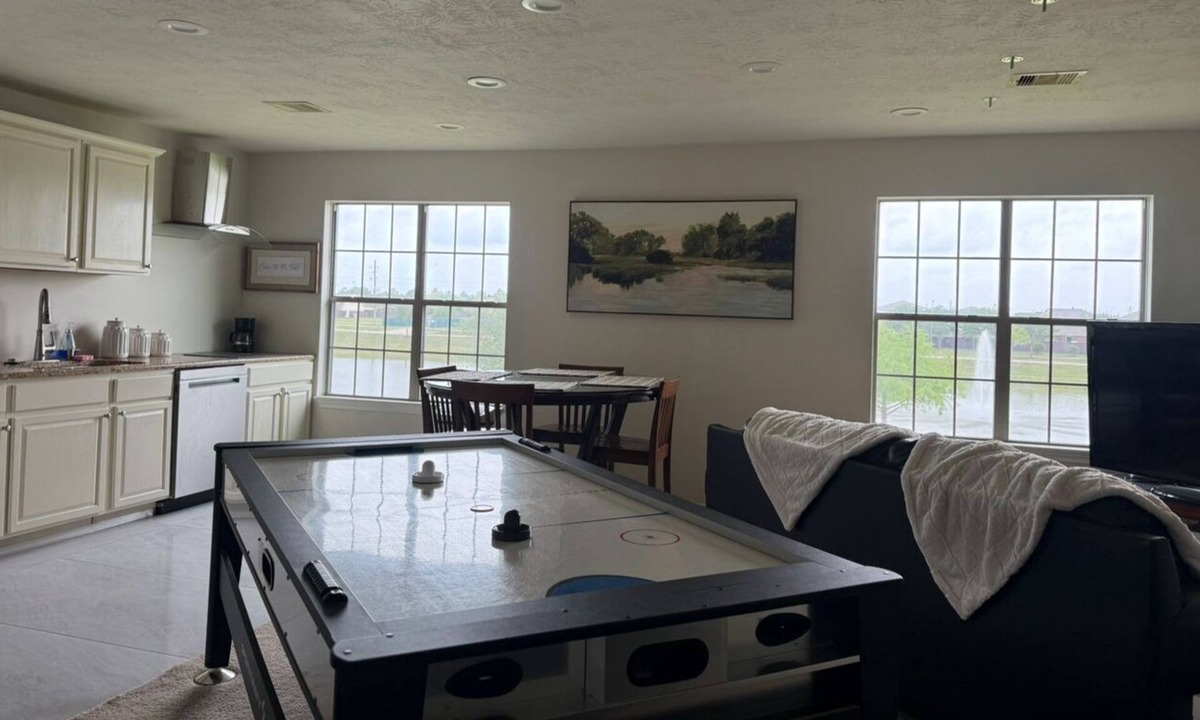 Manvel Cottage | Lakes near Golf Course and Medical Center, gorgeous outdoors, Open Sunset View.