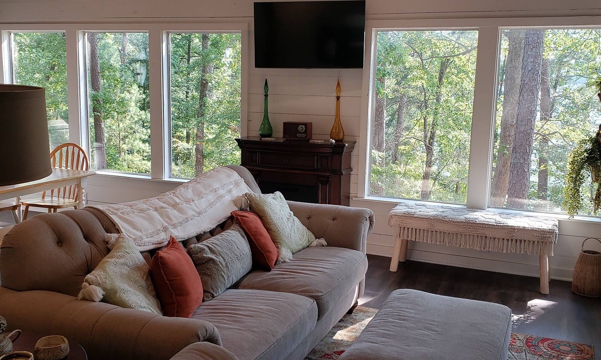 Avinger House | Lakeside Cabin on Lake O' the Pines Tx