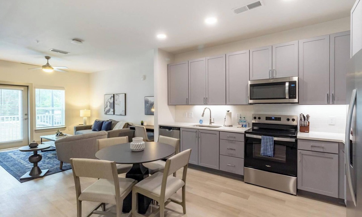 Santa Rosa Beach Apartment | Landing | Beautiful 1BD, Gym, Yoga Studio