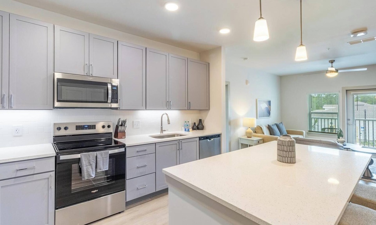 Santa Rosa Beach Apartment | Landing | Beautiful 2BD, Gym, Pool