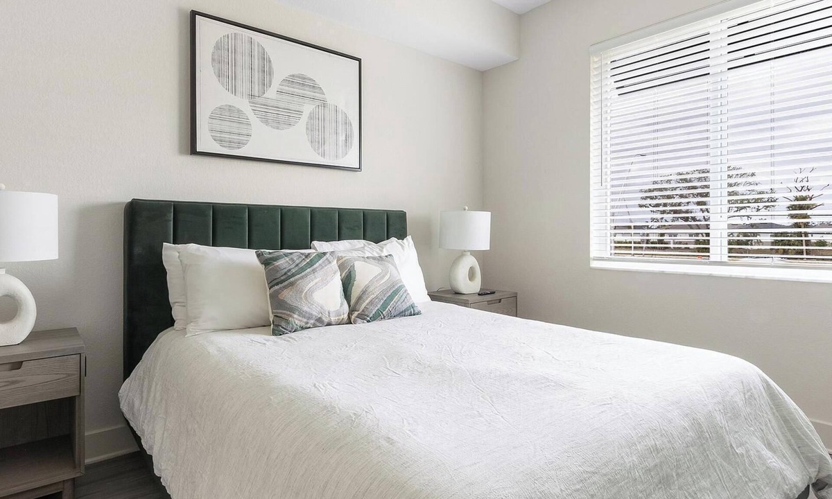 Palmetto Apartment | Landing | Beautiful 2BD, Clubhouse, Yoga Studio