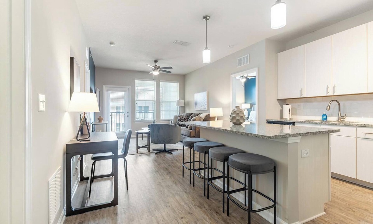 Land O' Lakes Apartment | Landing | Modern 2BD, Pool, Gym