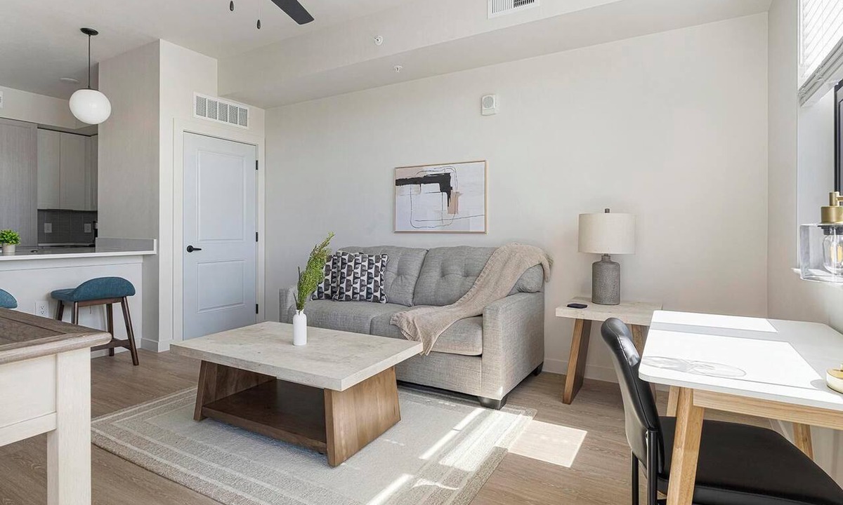 Fort Myers Apartment | Landing | Modern 1BD, Gym, Clubhouse