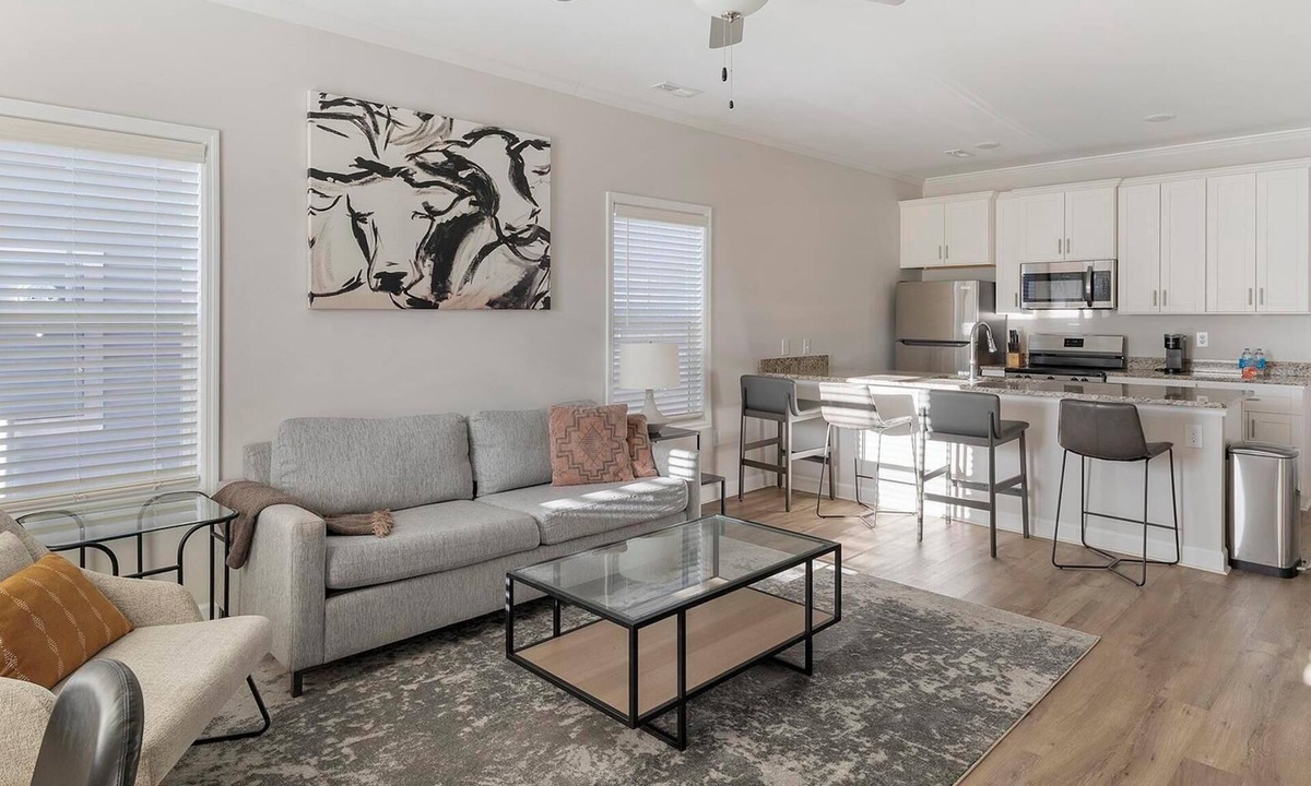 Huntsville Apartment | Landing | Stunning 2BD, Courtyard, Clubhouse